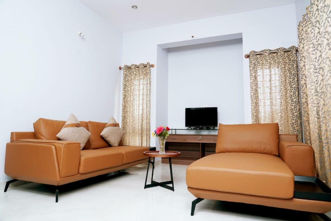 Unnathi Suites Mysore Exterior photo